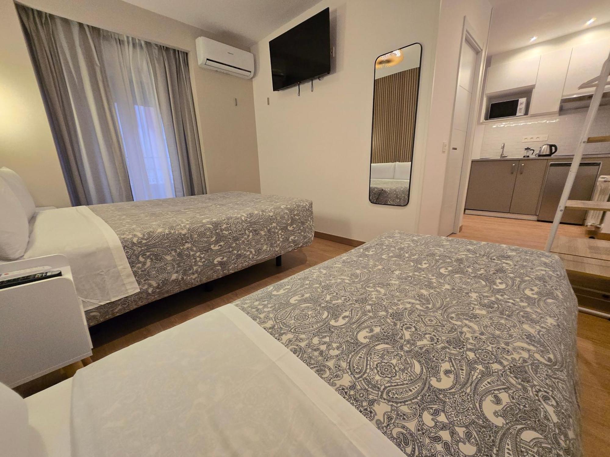 Hostal A Nuestra Senora De La Paloma Madryt Zewnętrze zdjęcie
