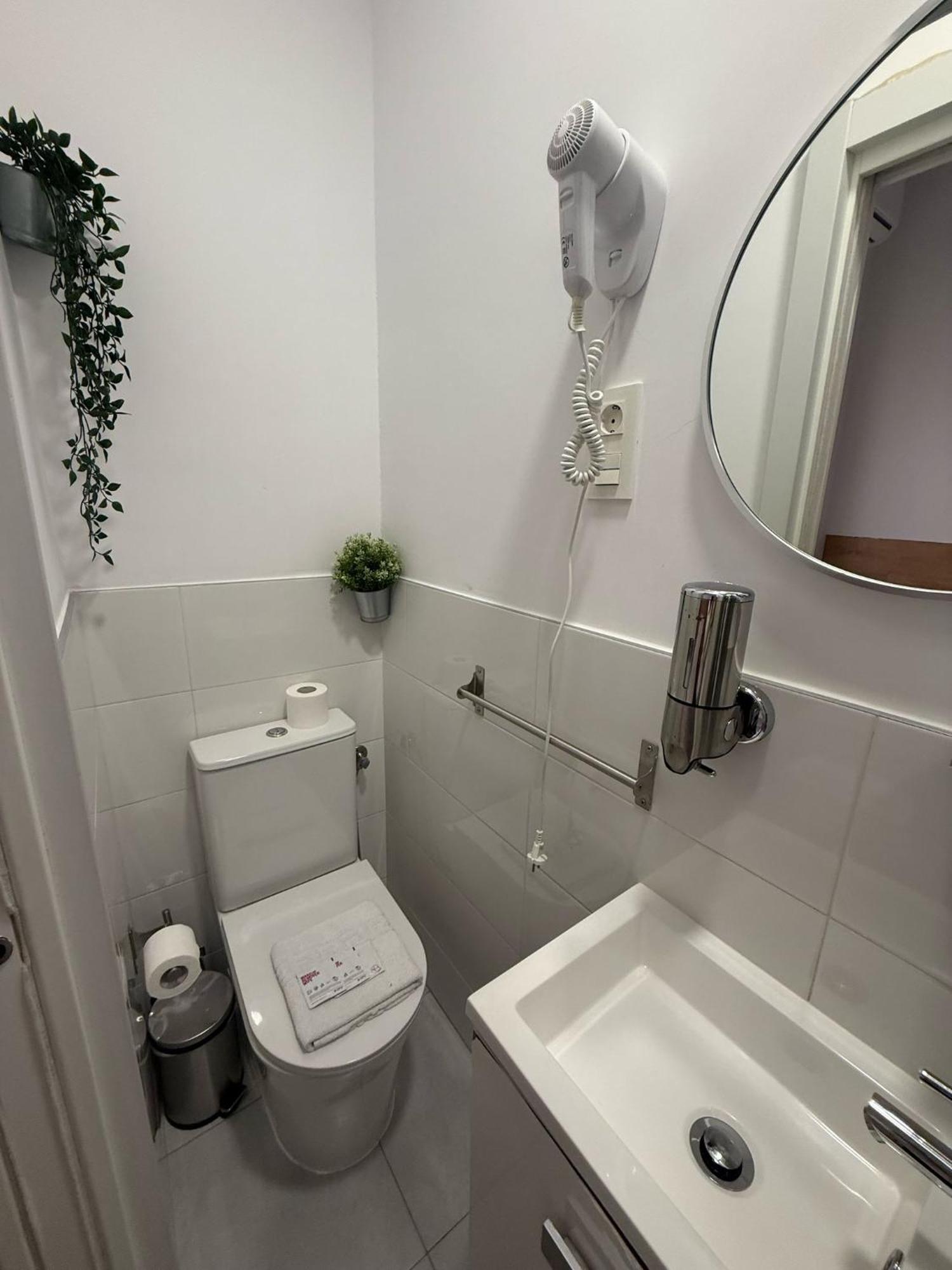 Hostal A Nuestra Senora De La Paloma Madryt Zewnętrze zdjęcie