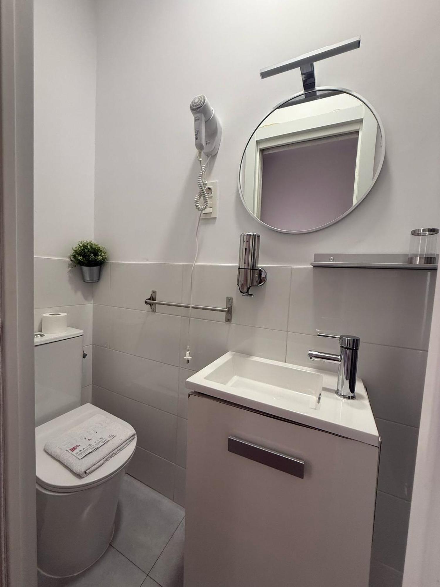 Hostal A Nuestra Senora De La Paloma Madryt Zewnętrze zdjęcie