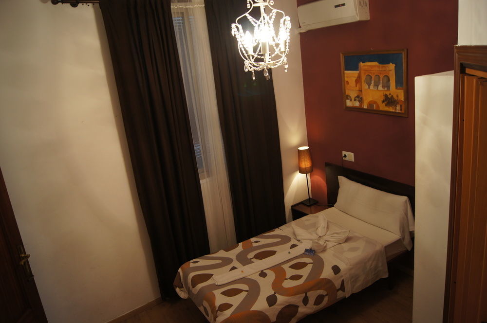 Hostal A Nuestra Senora De La Paloma Madryt Zewnętrze zdjęcie